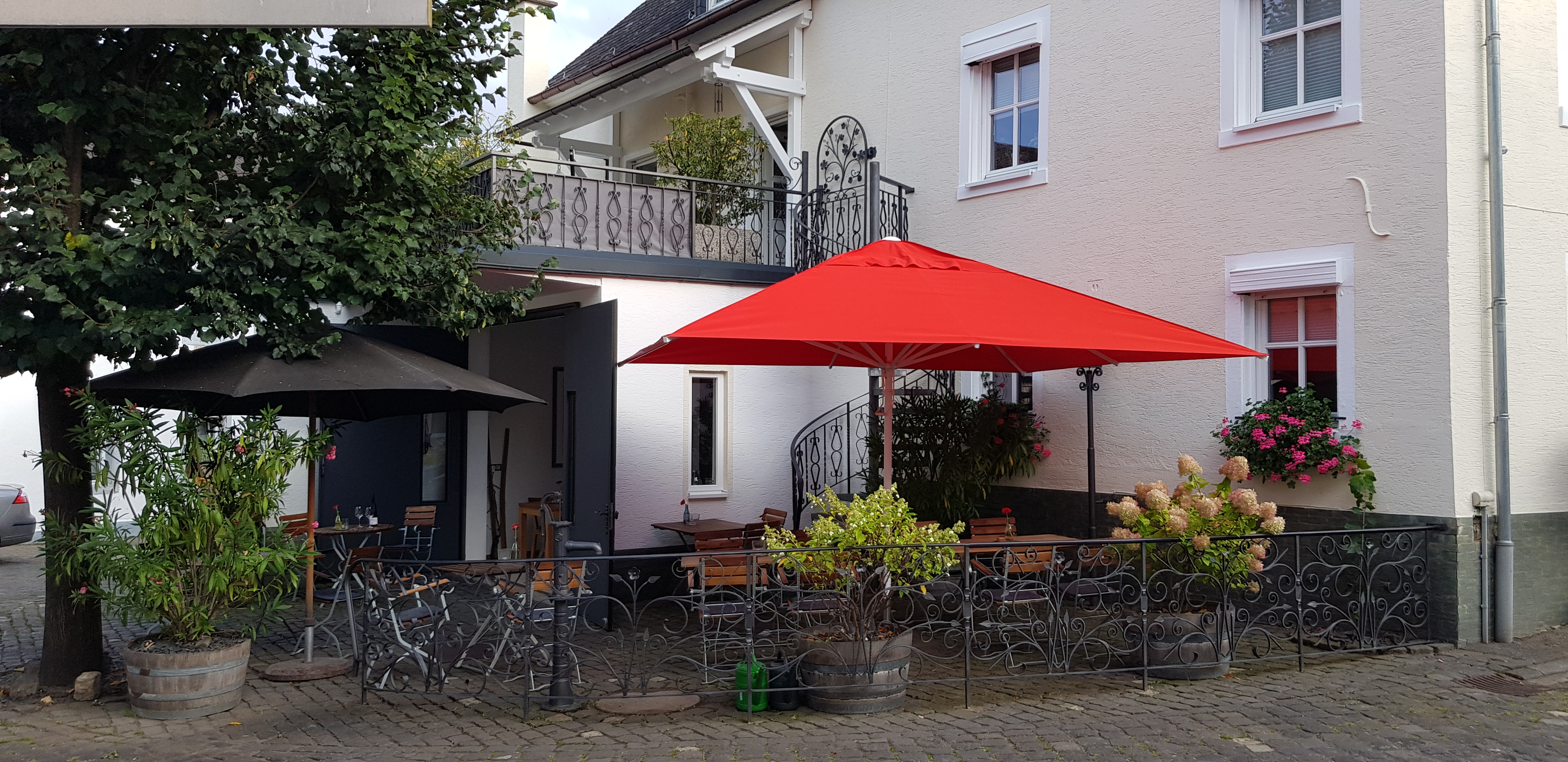 Strau&szlig;wirtschaft
